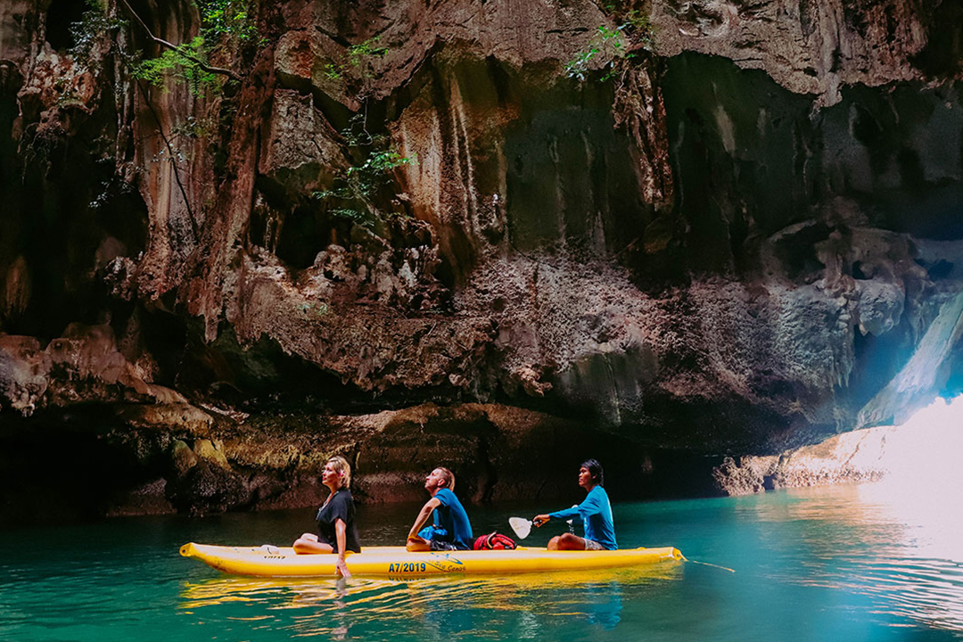 Hong-by-Starlight-by-John-Grays-Sea-Canoe-Tour-3